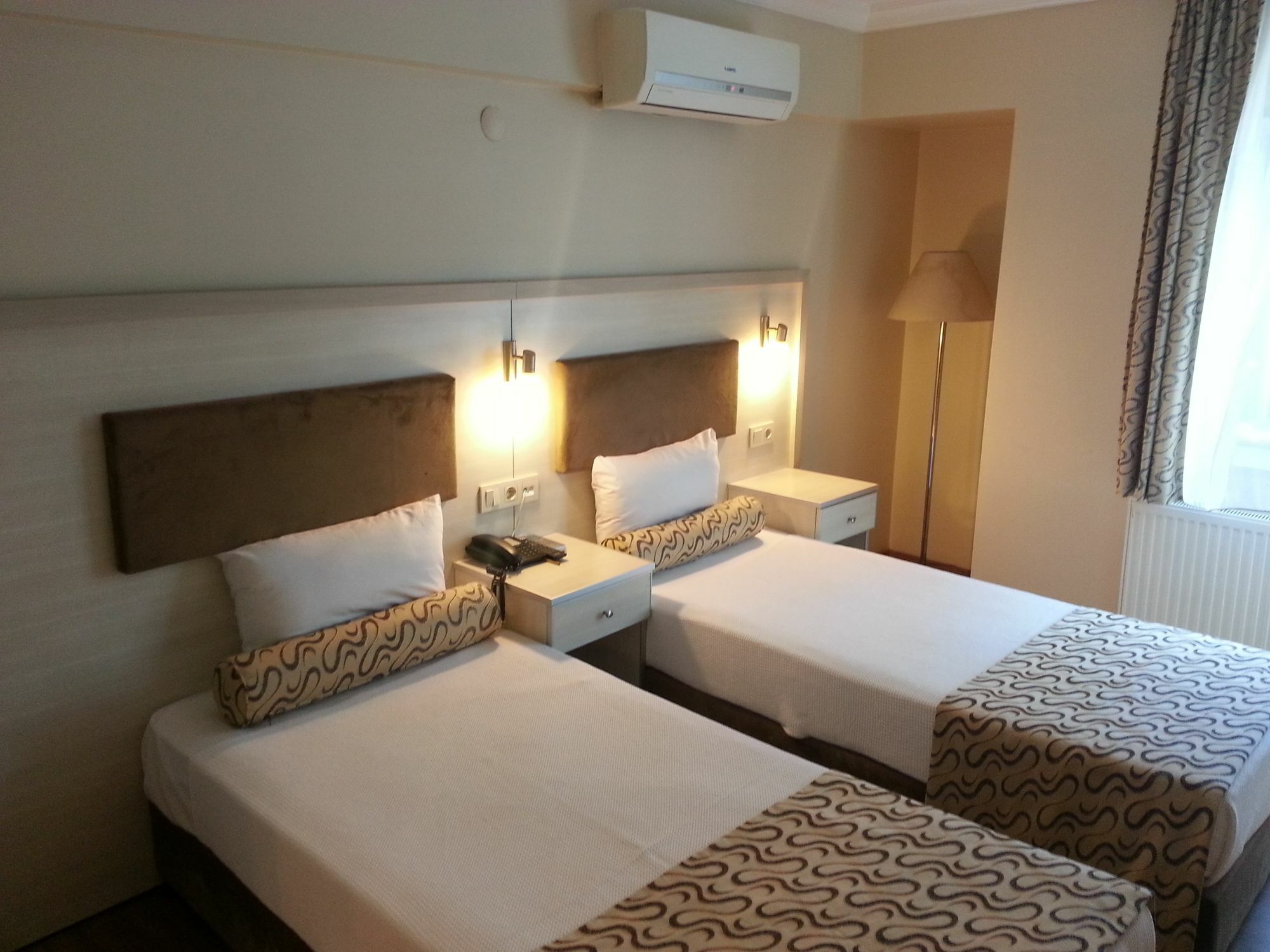 Grand Zeybek Hotel Izmir Eksteriør billede